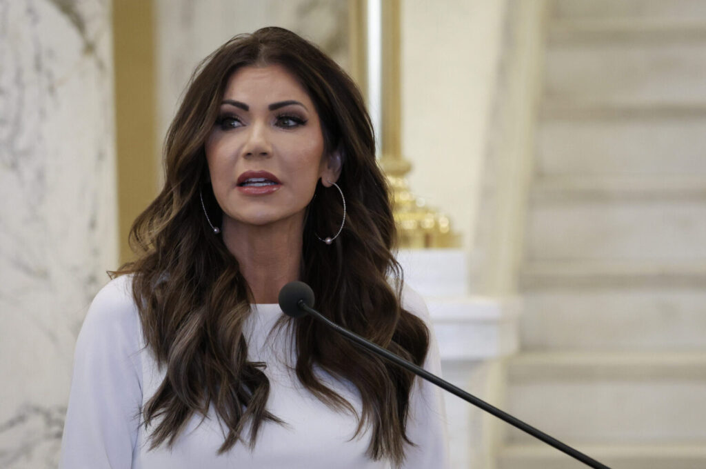 Kristi Noem Height
